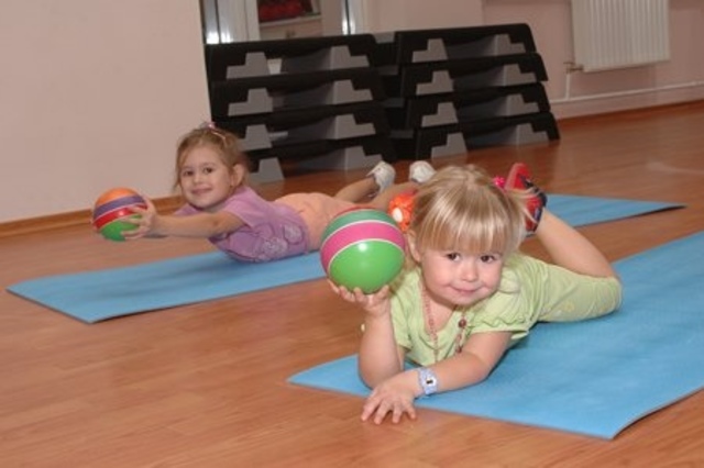 Фитнес занятия для детей в фитнес клубе «Звезда»